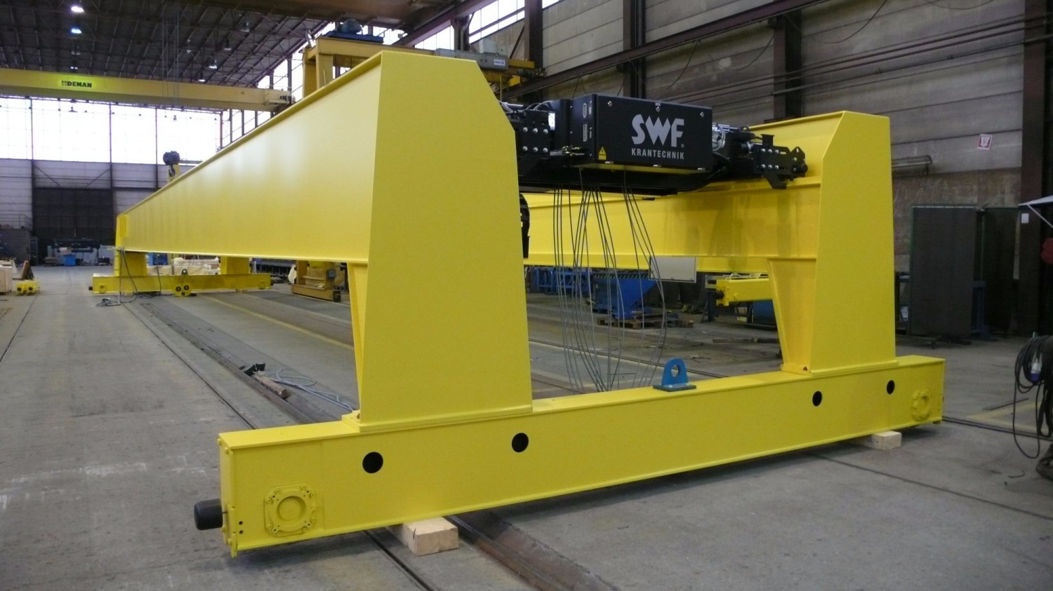 Extra-compact double girder model