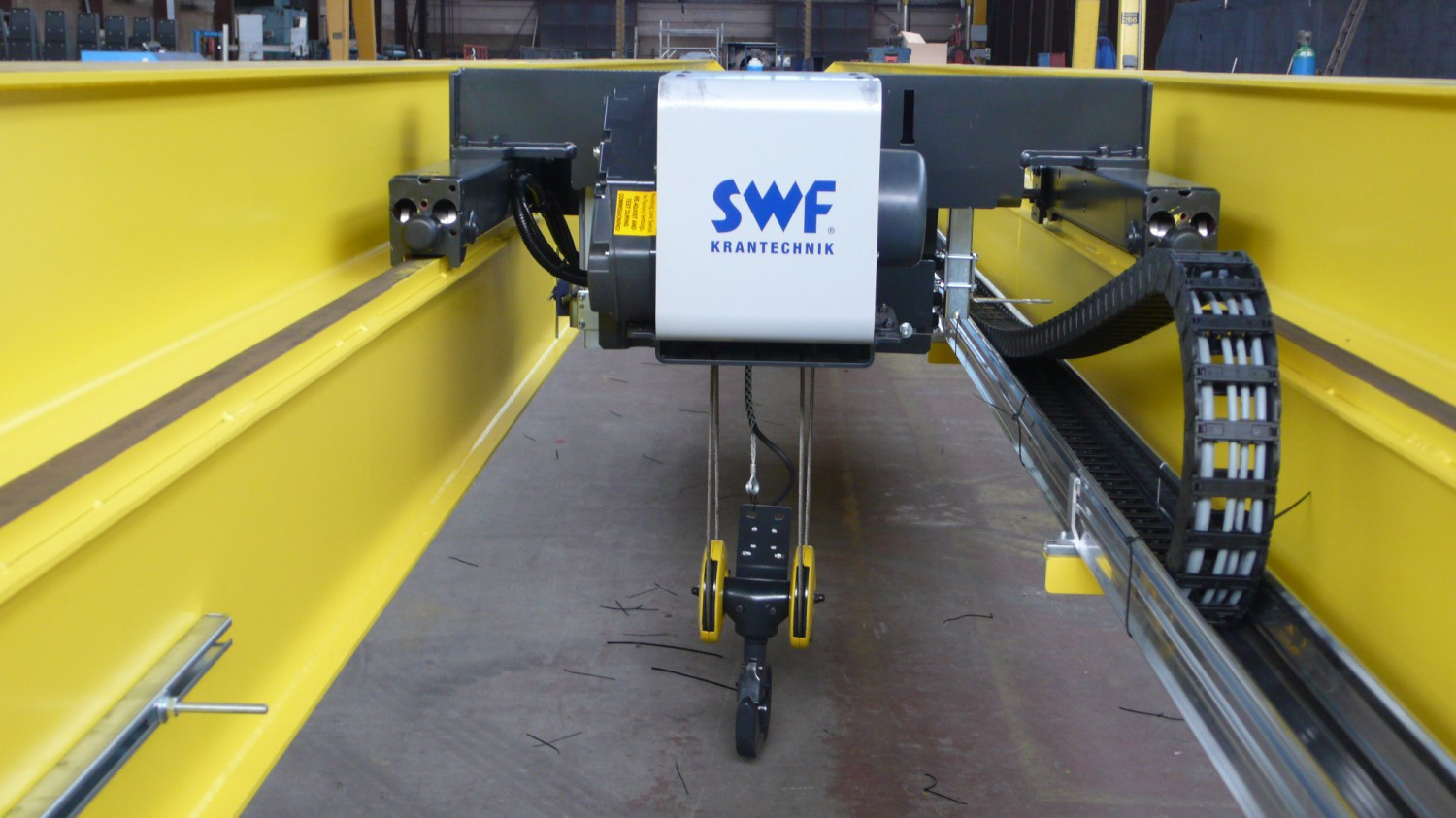 Extra-compact double girder model